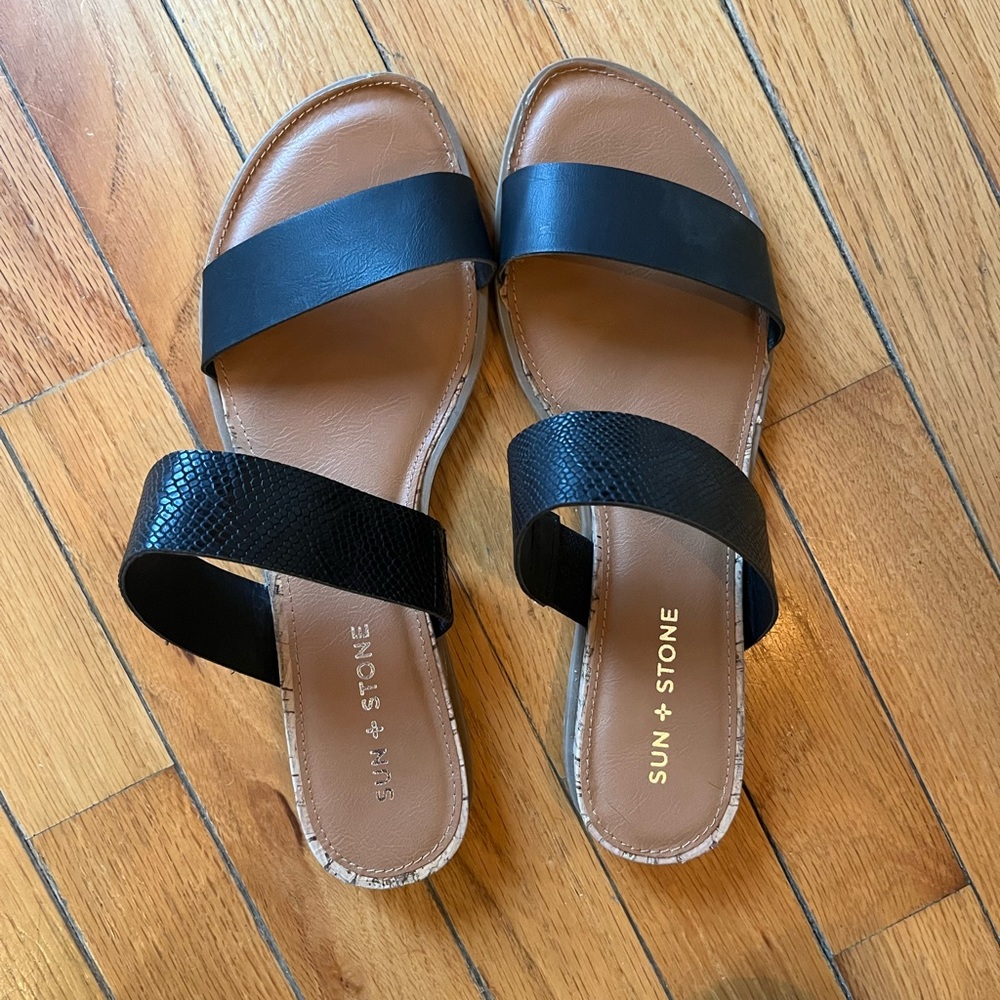 Sun + Stone, size 9 black